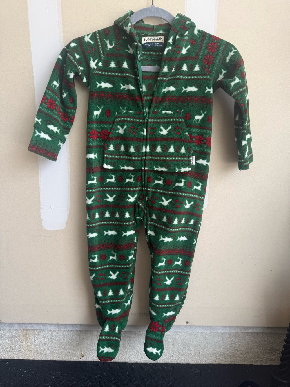 Magellan Outdoors Green Holiday Patterned Fleece One-Piece